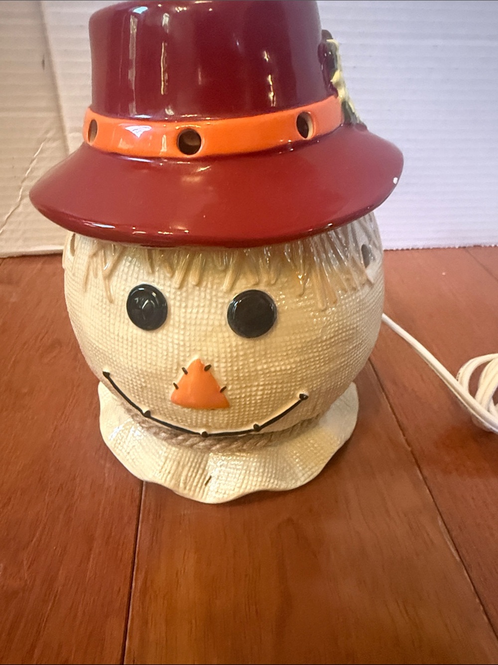 Retired Scentsy Scarecrow ceramic full size electric wax warmer w/ sunflower